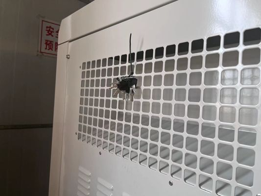 サイレントボックス 100kWディーゼル発電機の大きなバックアップ電源 パーキンズ 武蔵 スタンフォード