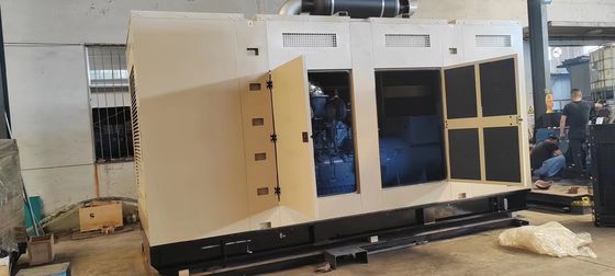 方向注入 1000KVA 広西 ユチャイ サイレントスピーカー 50/60HZ 周波数セット ディーゼル発電機