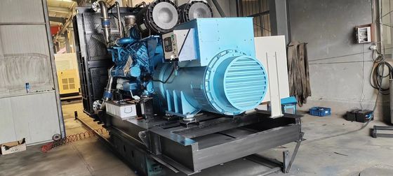 400V 1250KVA ウェイチャイディーゼル発電機セット 1000KW 方向注入エンジン付き大型電源設備
